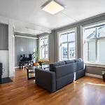 Sunny In Appartement Ålesund