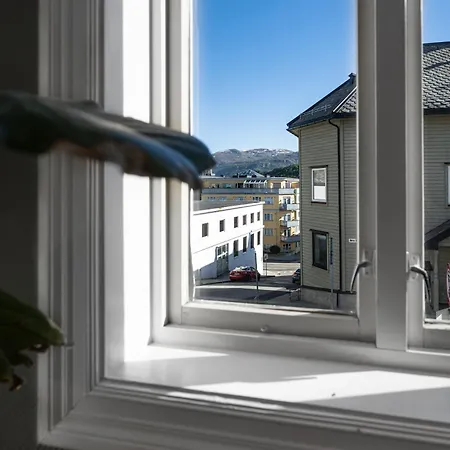 Sunny In Διαμέρισμα Ålesund